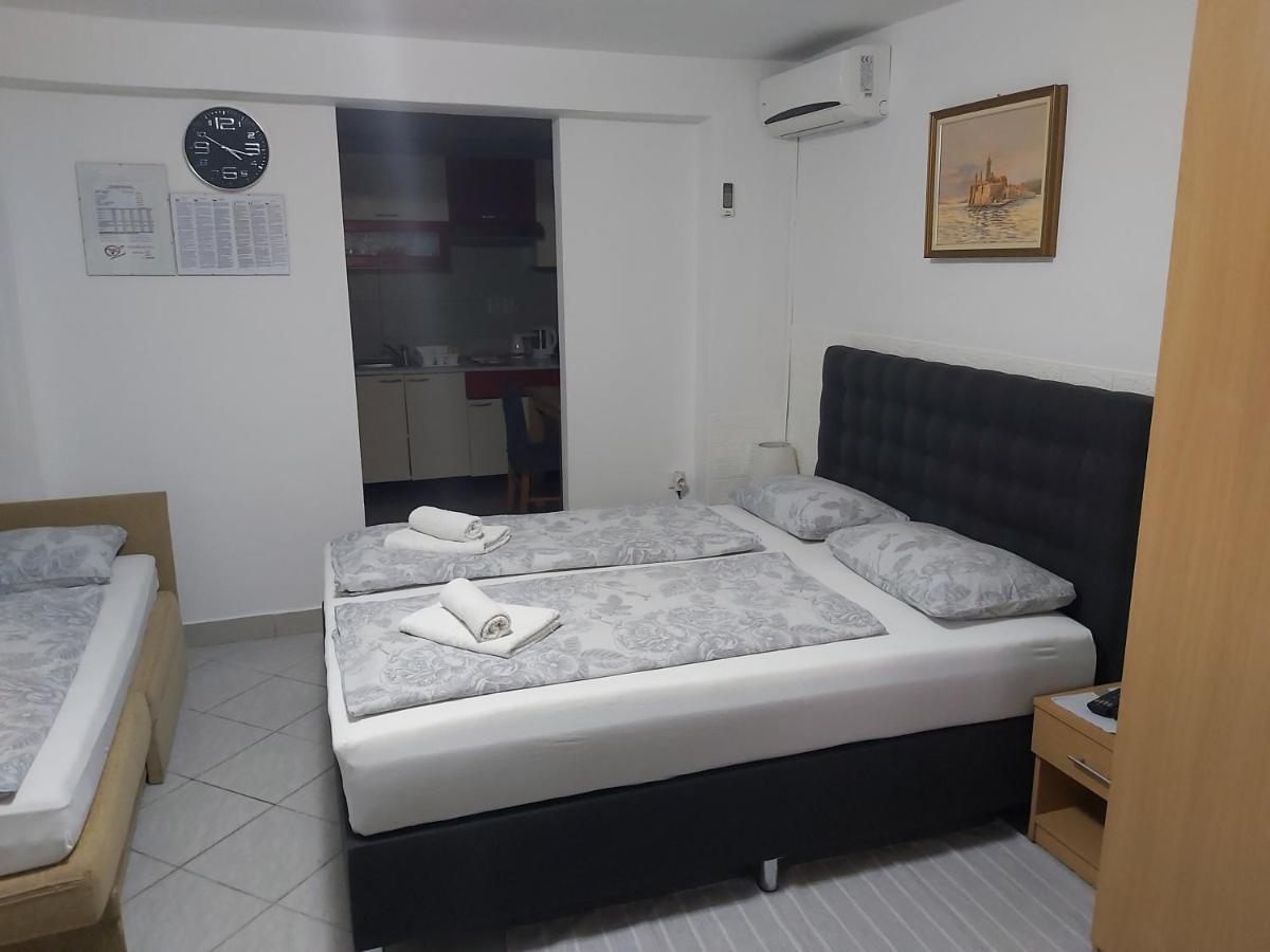 Apartmani I Sobe Mara Palit Eksteriør bilde