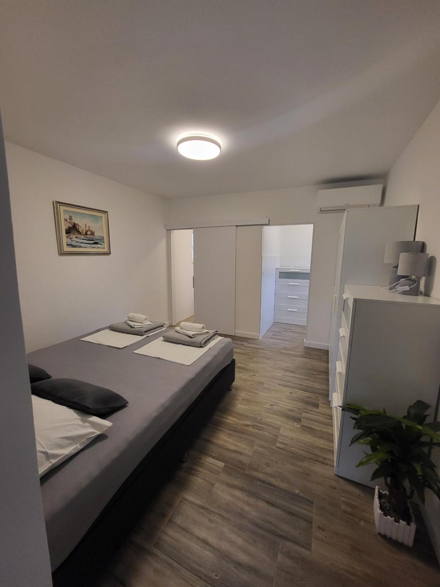 Apartmani I Sobe Mara Palit Eksteriør bilde