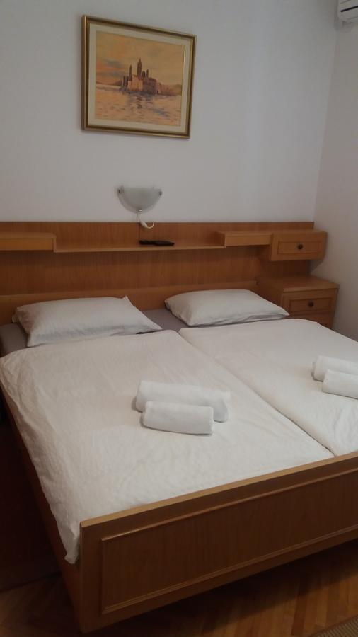Apartmani I Sobe Mara Palit Eksteriør bilde