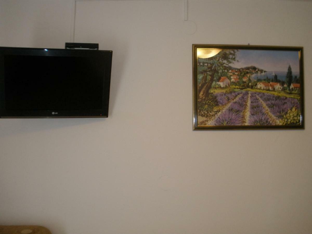 Apartmani I Sobe Mara Palit Eksteriør bilde