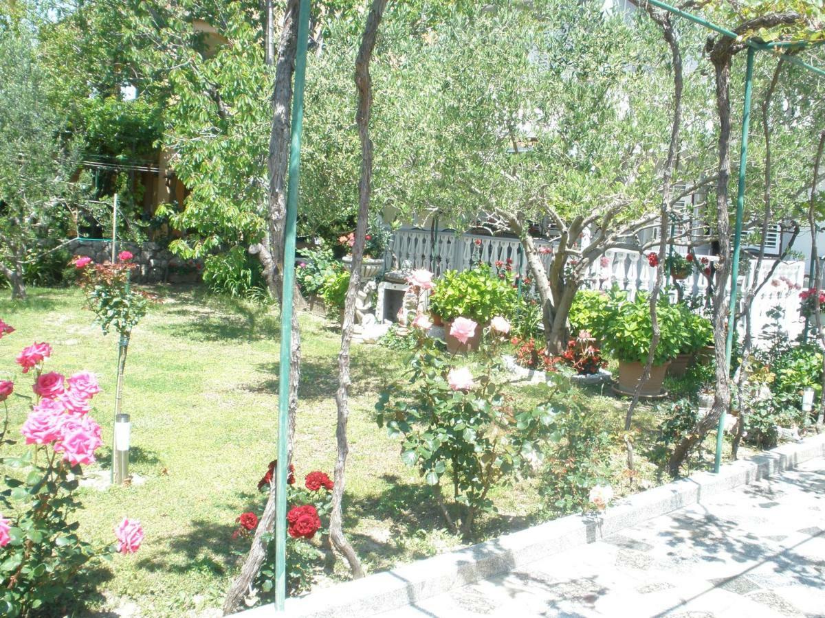 Apartmani I Sobe Mara Palit Eksteriør bilde