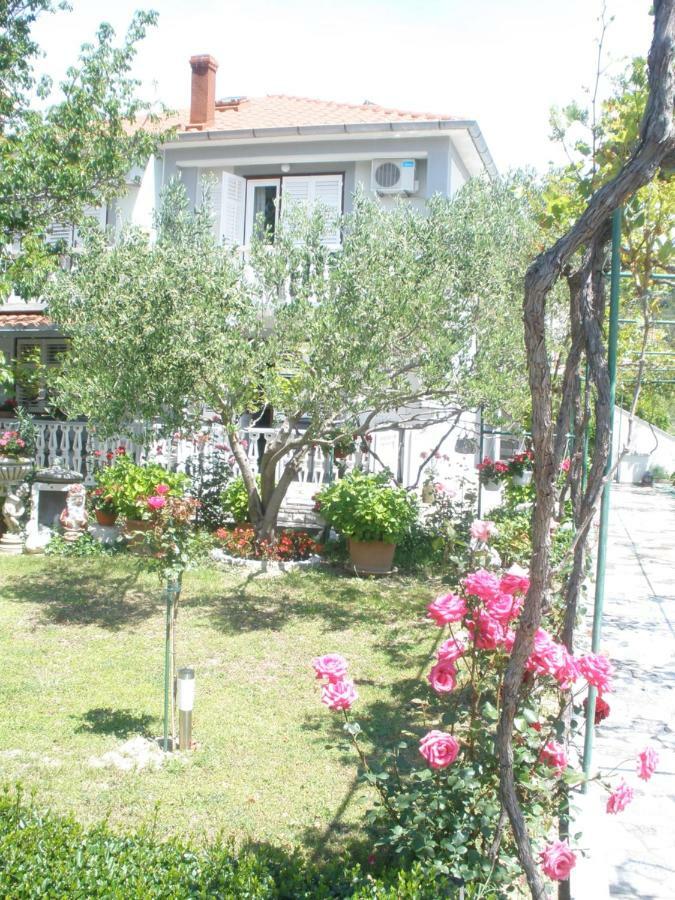 Apartmani I Sobe Mara Palit Eksteriør bilde